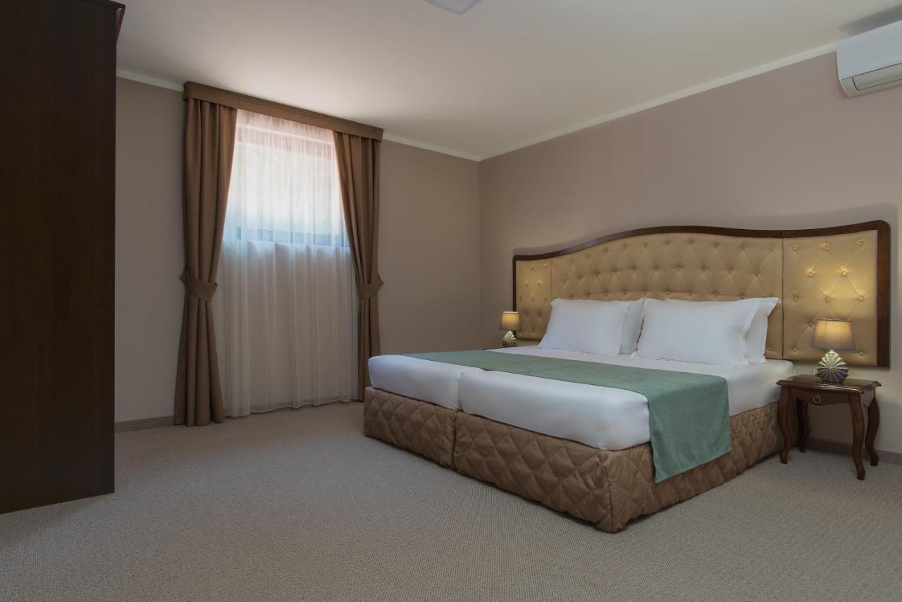 Hotel Villa Magus Kladnitsa Экстерьер фото