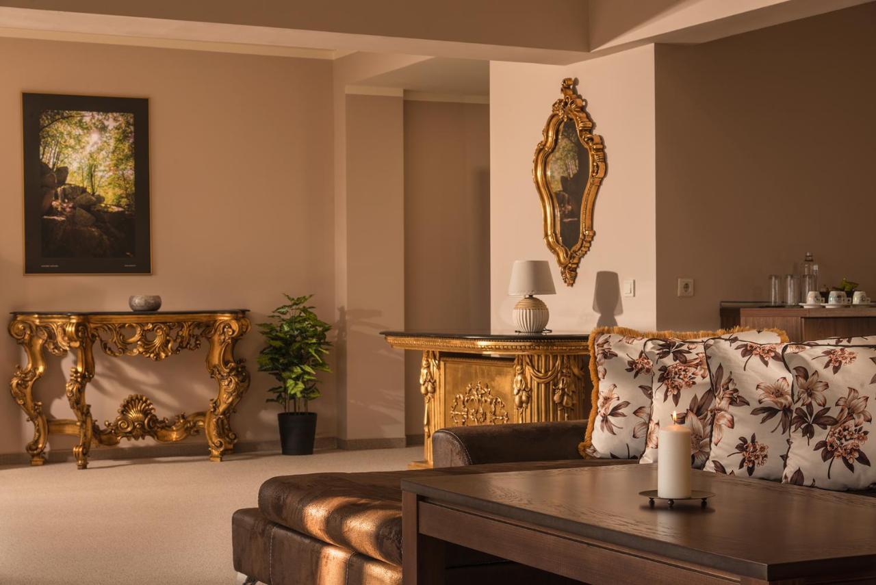 Hotel Villa Magus Kladnitsa Экстерьер фото